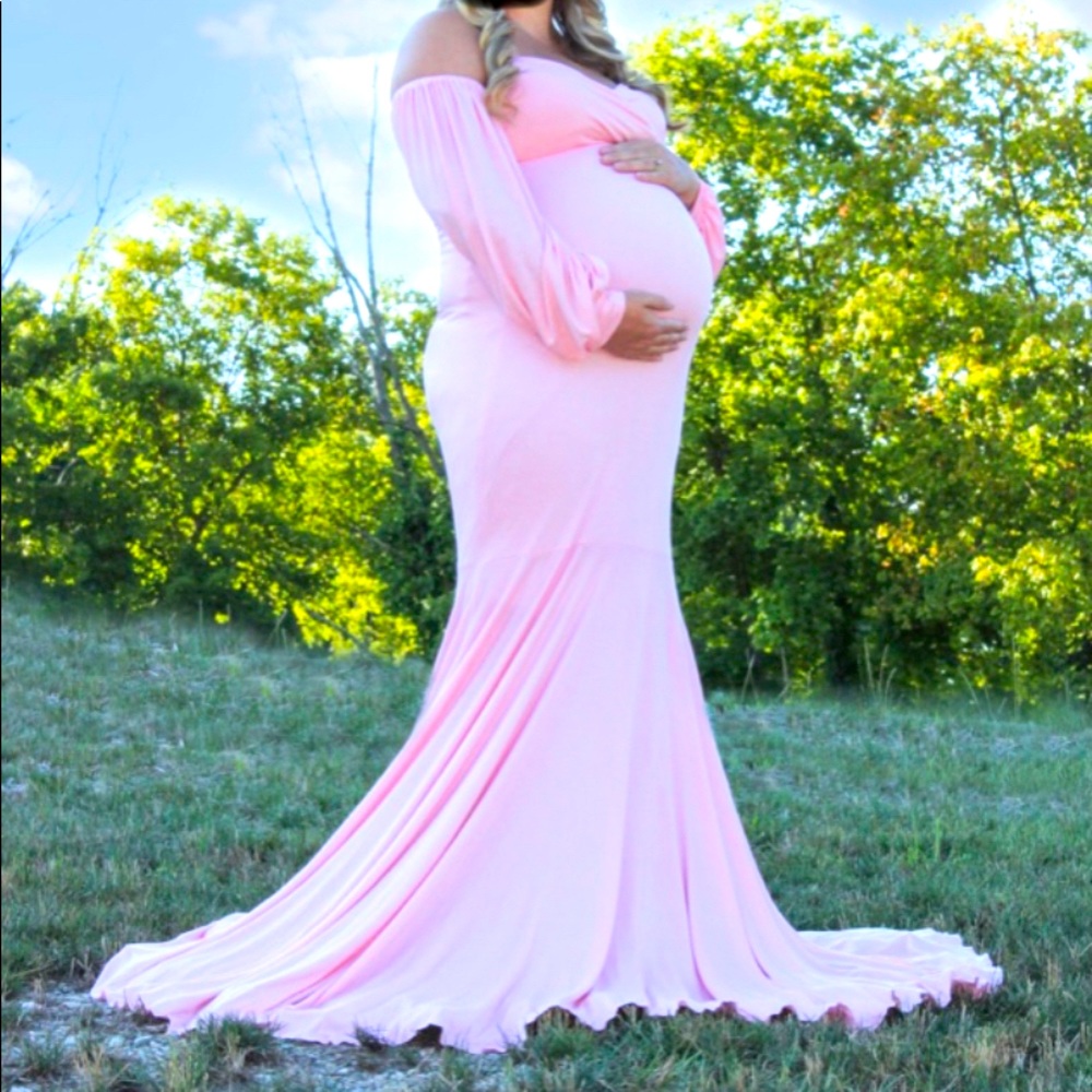 Maternity gown for photoshoot